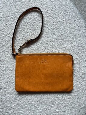 Coach Orange Crossgrain Leather Wristlet Pouch Zip Top Clutch